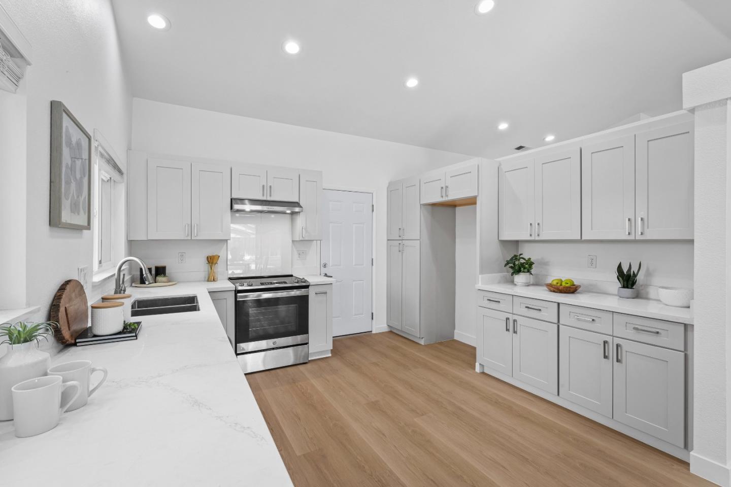 Detail Gallery Image 27 of 66 For 783 Mantelli Dr, Gilroy,  CA 95020 - 4 Beds | 2 Baths