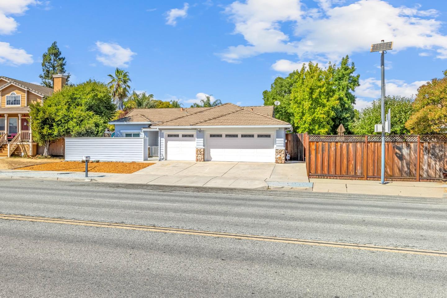 Detail Gallery Image 3 of 66 For 783 Mantelli Dr, Gilroy,  CA 95020 - 4 Beds | 2 Baths