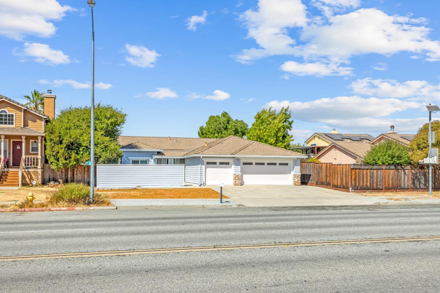 Detail Gallery Image 4 of 66 For 783 Mantelli Dr, Gilroy,  CA 95020 - 4 Beds | 2 Baths