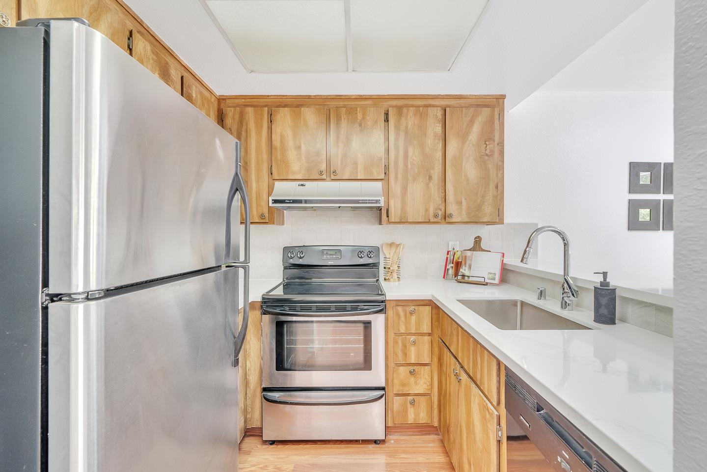 Detail Gallery Image 10 of 28 For 2416 Balme Dr, San Jose,  CA 95122 - 2 Beds | 2 Baths