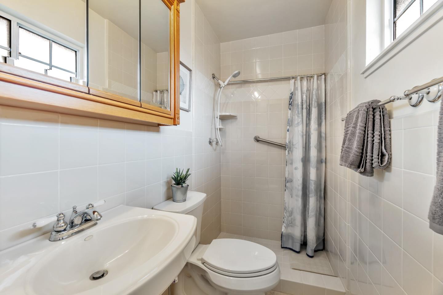 Detail Gallery Image 23 of 31 For 2861 Cottonwood Dr, San Bruno,  CA 94066 - 3 Beds | 2 Baths