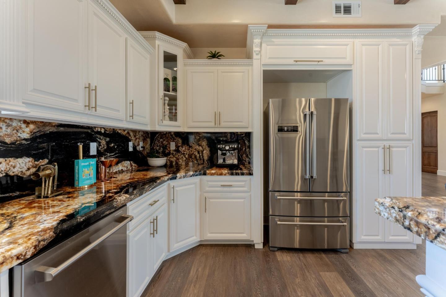 Detail Gallery Image 12 of 93 For 8440 Lovers Ln, Hollister,  CA 95023 - 4 Beds | 6/1 Baths