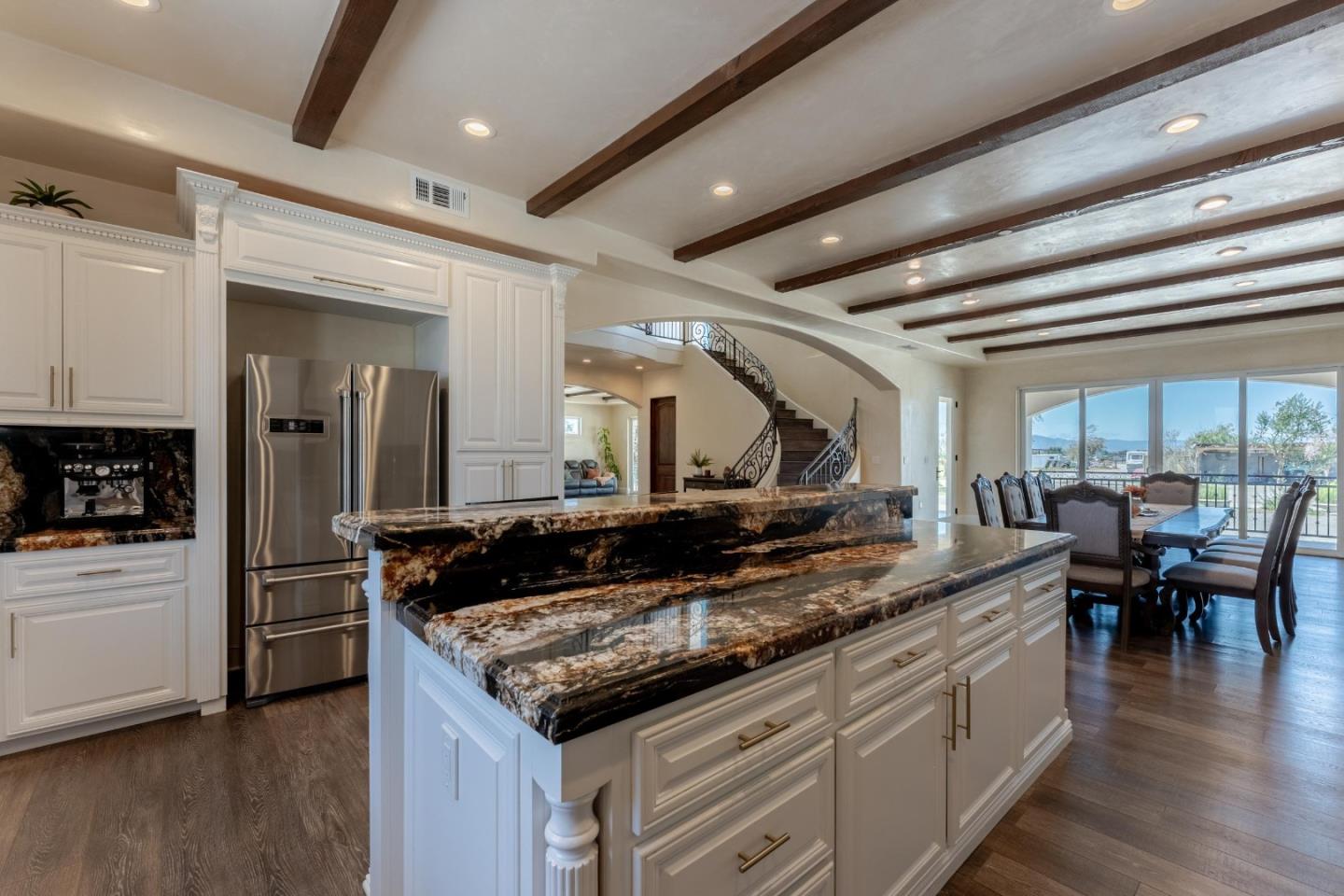 Detail Gallery Image 14 of 93 For 8440 Lovers Ln, Hollister,  CA 95023 - 4 Beds | 6/1 Baths