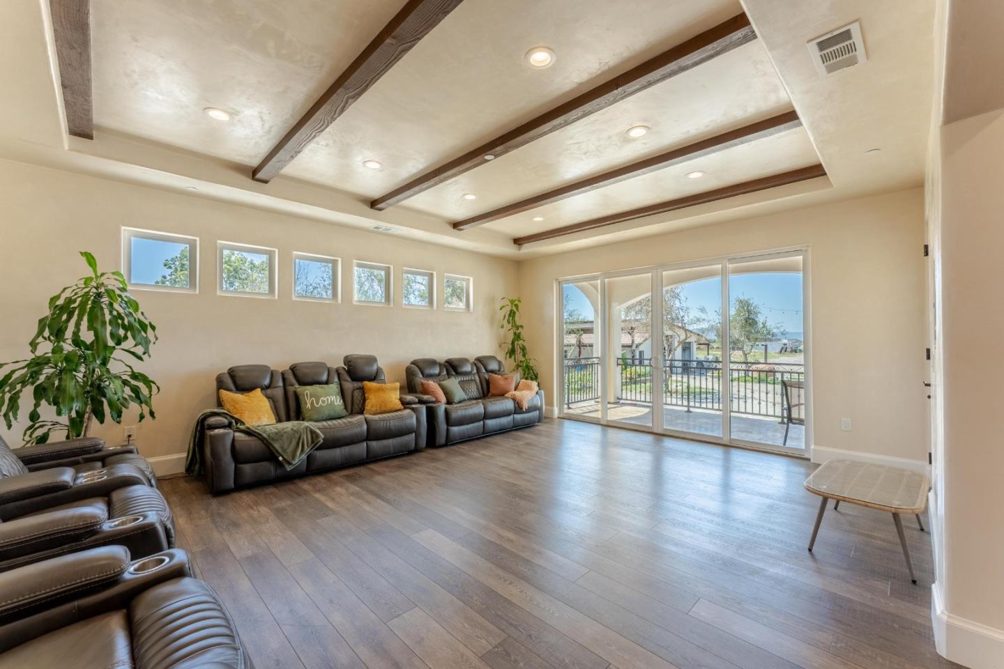 Detail Gallery Image 18 of 93 For 8440 Lovers Ln, Hollister,  CA 95023 - 4 Beds | 6/1 Baths