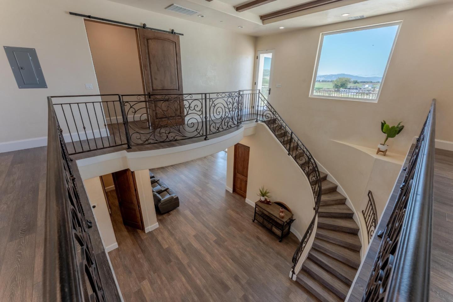 Detail Gallery Image 20 of 93 For 8440 Lovers Ln, Hollister,  CA 95023 - 4 Beds | 6/1 Baths
