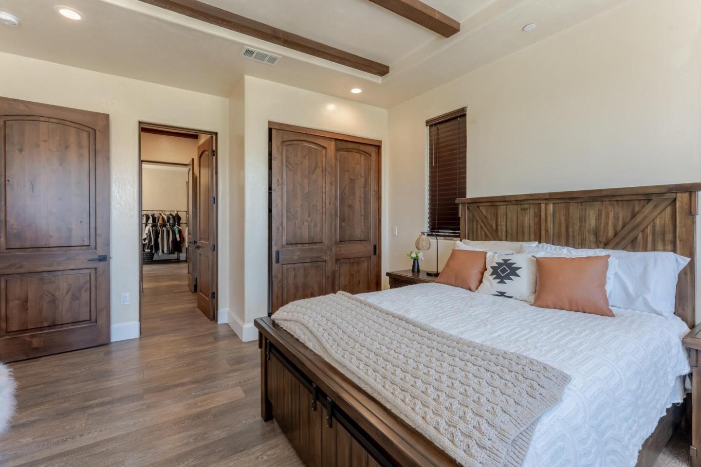 Detail Gallery Image 24 of 93 For 8440 Lovers Ln, Hollister,  CA 95023 - 4 Beds | 6/1 Baths