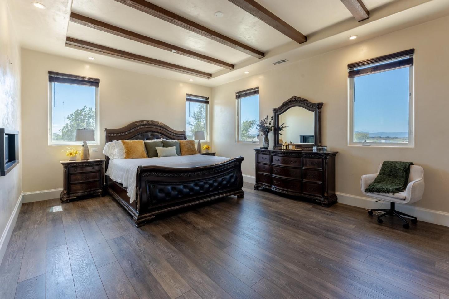 Detail Gallery Image 29 of 93 For 8440 Lovers Ln, Hollister,  CA 95023 - 4 Beds | 6/1 Baths
