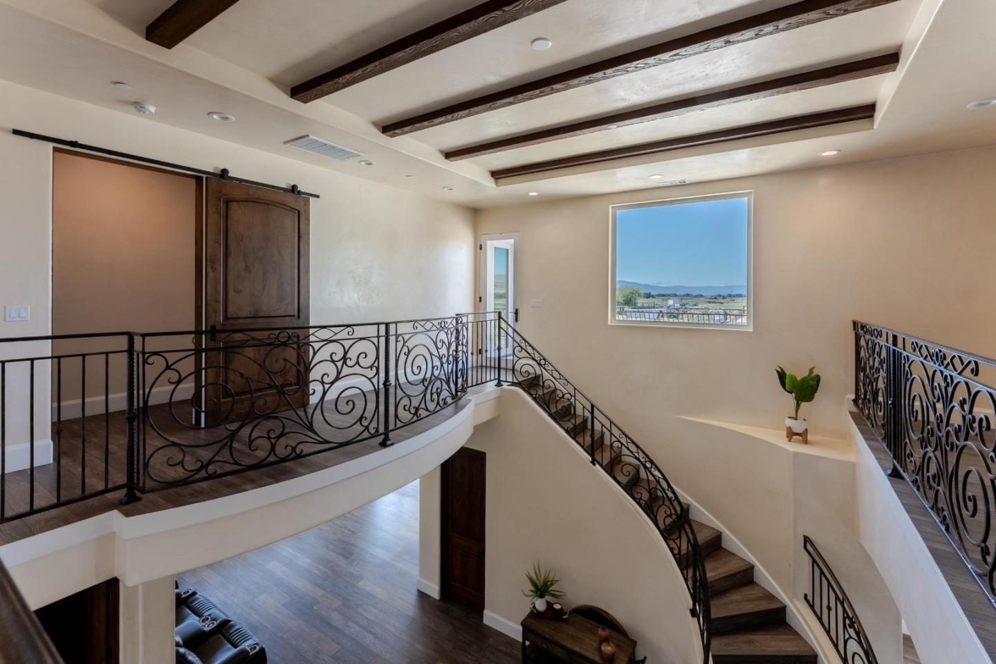 Detail Gallery Image 38 of 93 For 8440 Lovers Ln, Hollister,  CA 95023 - 4 Beds | 6/1 Baths