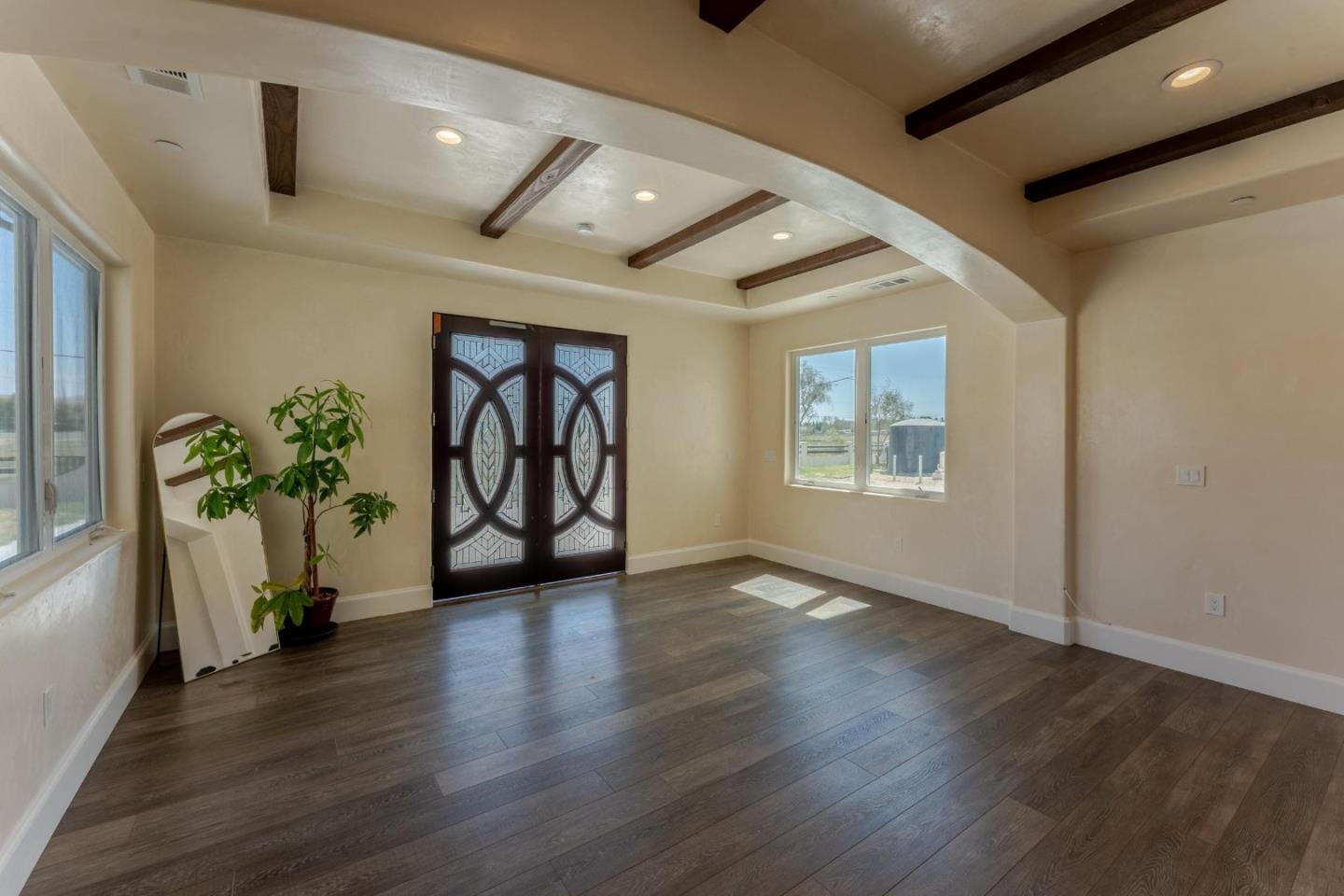 Detail Gallery Image 4 of 93 For 8440 Lovers Ln, Hollister,  CA 95023 - 4 Beds | 6/1 Baths