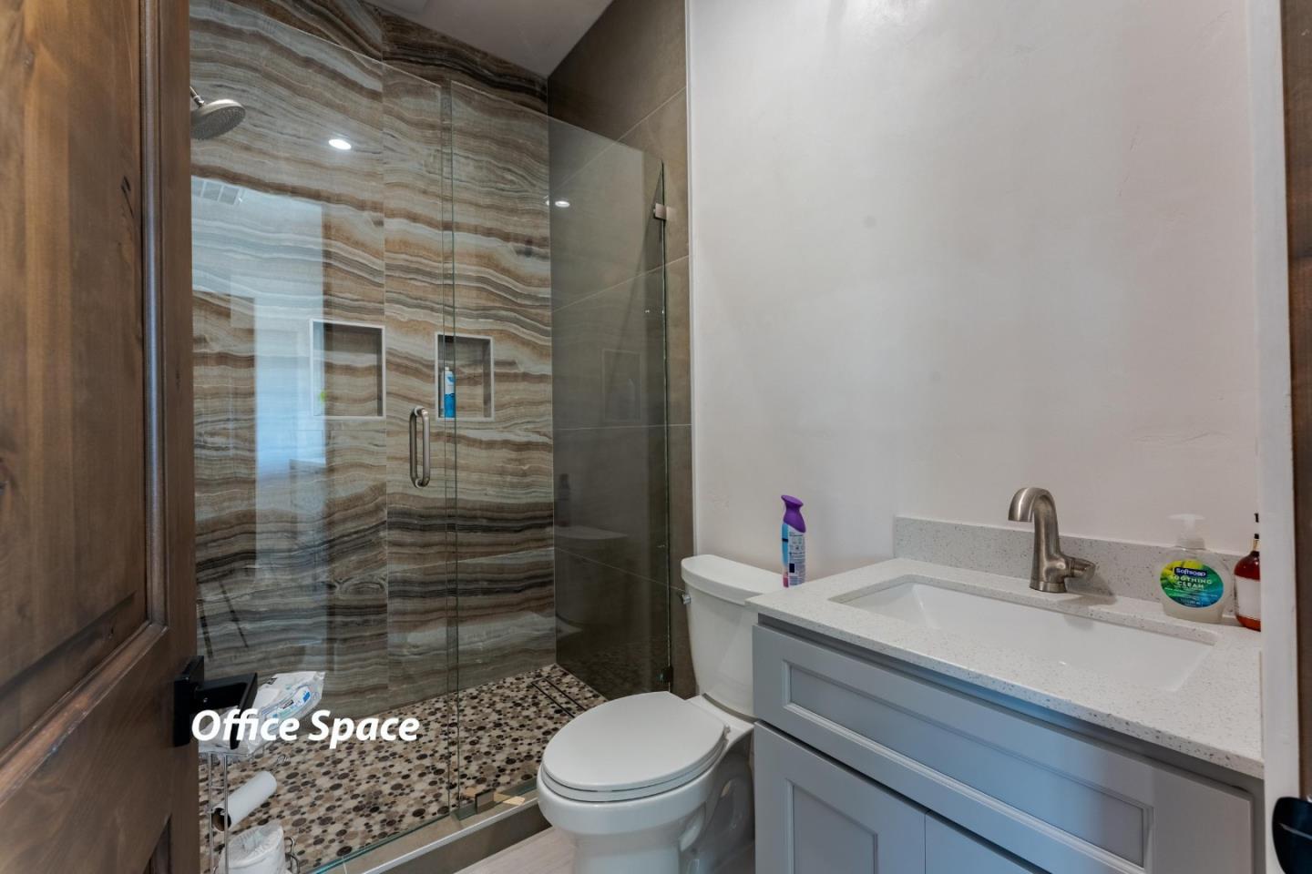 Detail Gallery Image 44 of 93 For 8440 Lovers Ln, Hollister,  CA 95023 - 4 Beds | 6/1 Baths