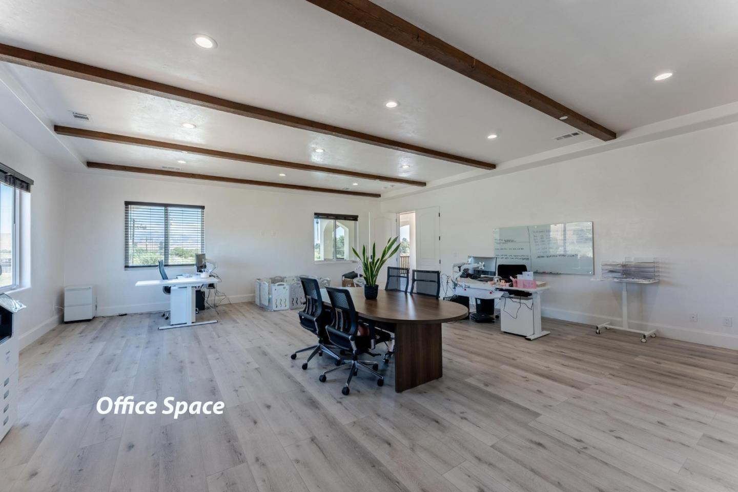 Detail Gallery Image 45 of 93 For 8440 Lovers Ln, Hollister,  CA 95023 - 4 Beds | 6/1 Baths