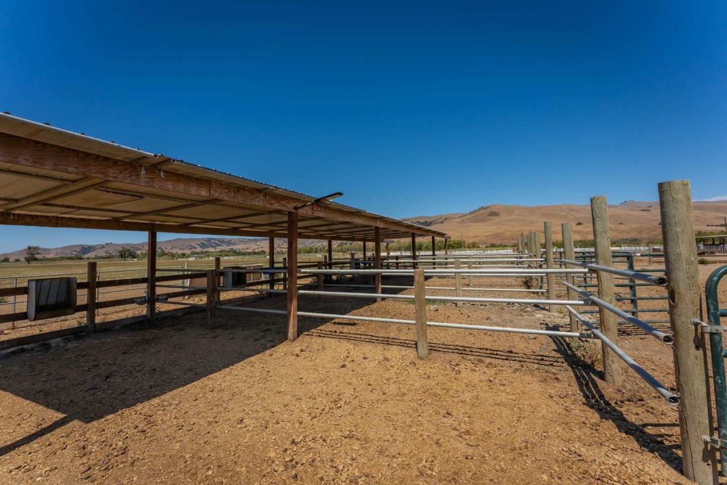 Detail Gallery Image 67 of 93 For 8440 Lovers Ln, Hollister,  CA 95023 - 4 Beds | 6/1 Baths