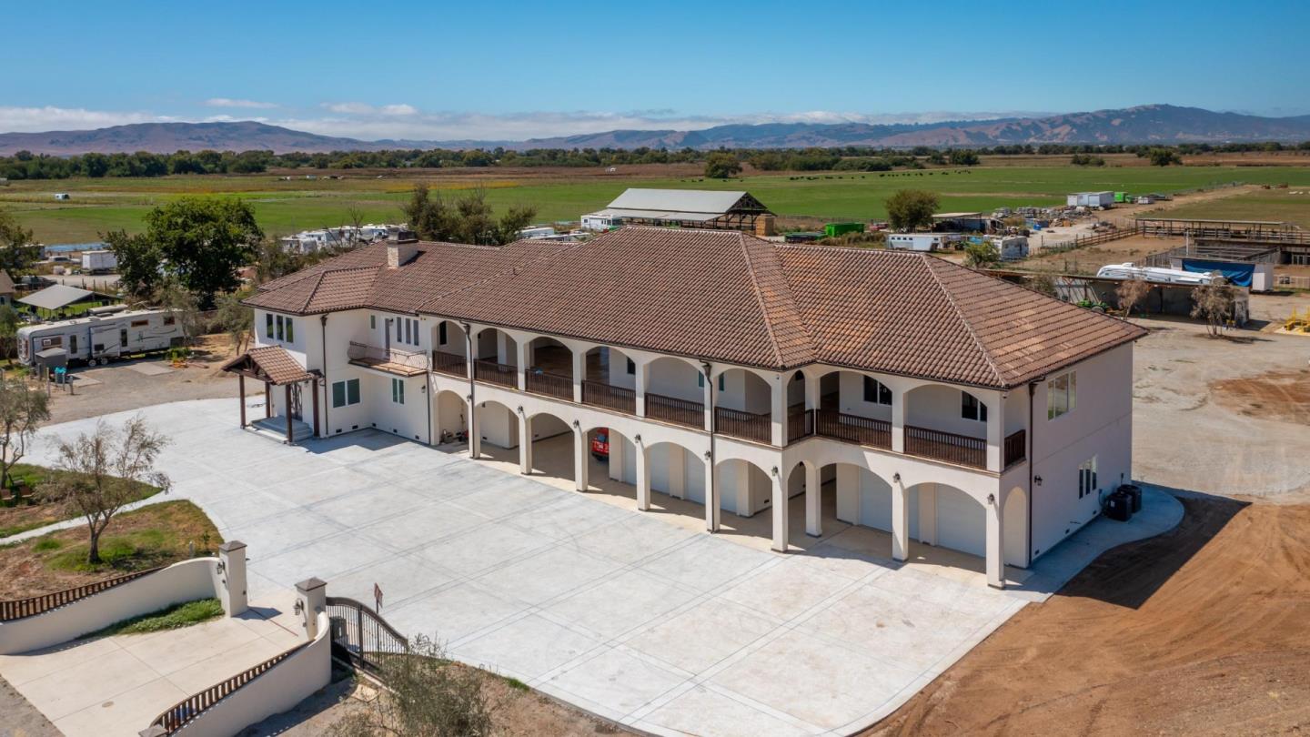 Detail Gallery Image 73 of 93 For 8440 Lovers Ln, Hollister,  CA 95023 - 4 Beds | 6/1 Baths