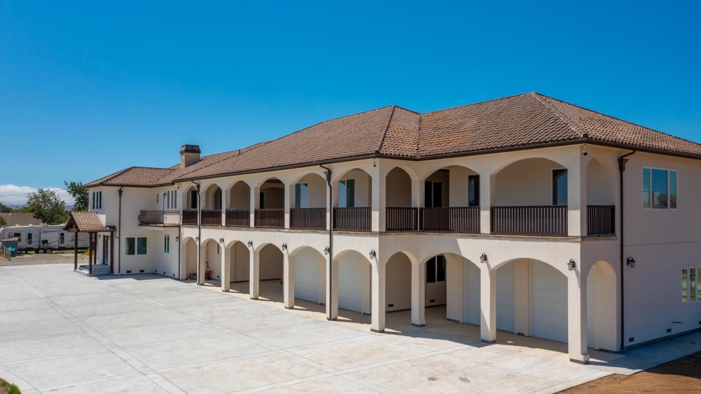 Detail Gallery Image 75 of 93 For 8440 Lovers Ln, Hollister,  CA 95023 - 4 Beds | 6/1 Baths