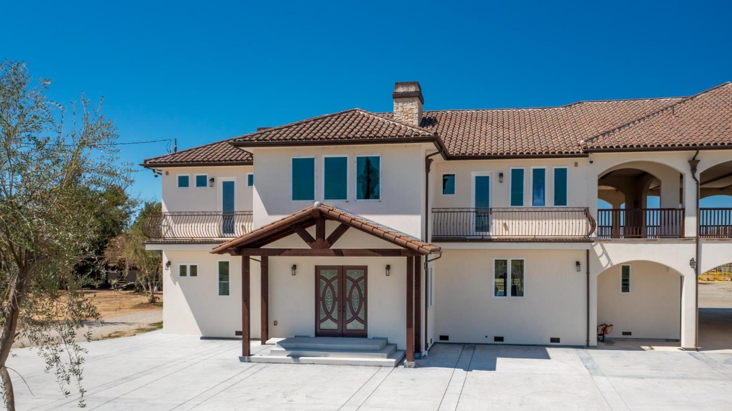 Detail Gallery Image 76 of 93 For 8440 Lovers Ln, Hollister,  CA 95023 - 4 Beds | 6/1 Baths