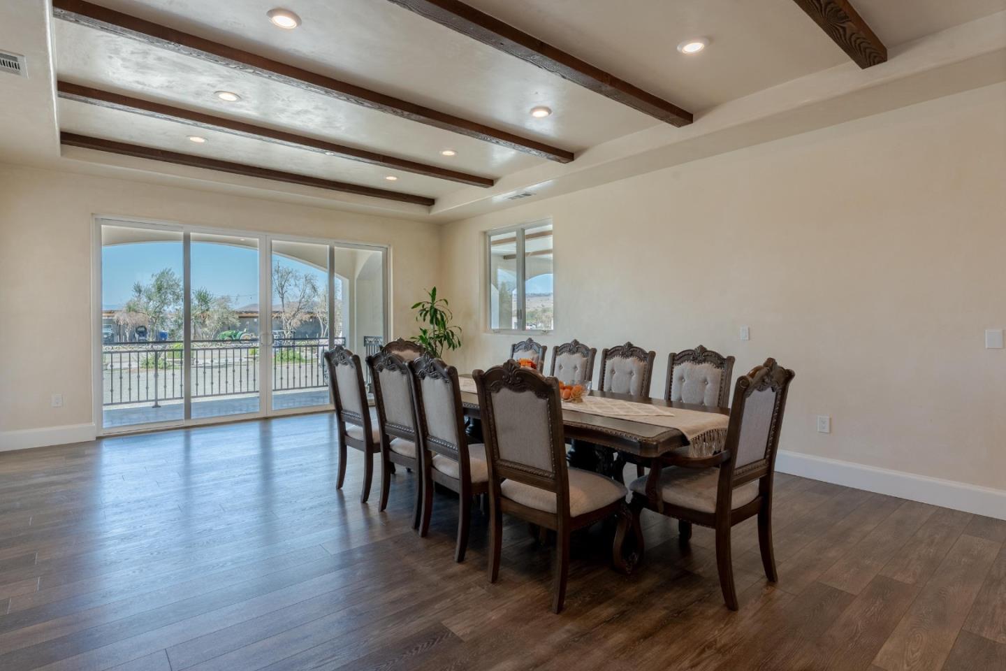 Detail Gallery Image 8 of 93 For 8440 Lovers Ln, Hollister,  CA 95023 - 4 Beds | 6/1 Baths