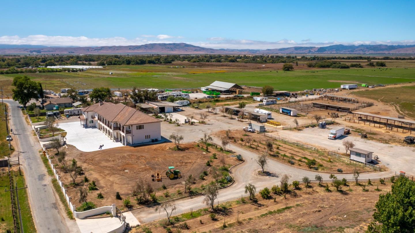 Detail Gallery Image 83 of 93 For 8440 Lovers Ln, Hollister,  CA 95023 - 4 Beds | 6/1 Baths