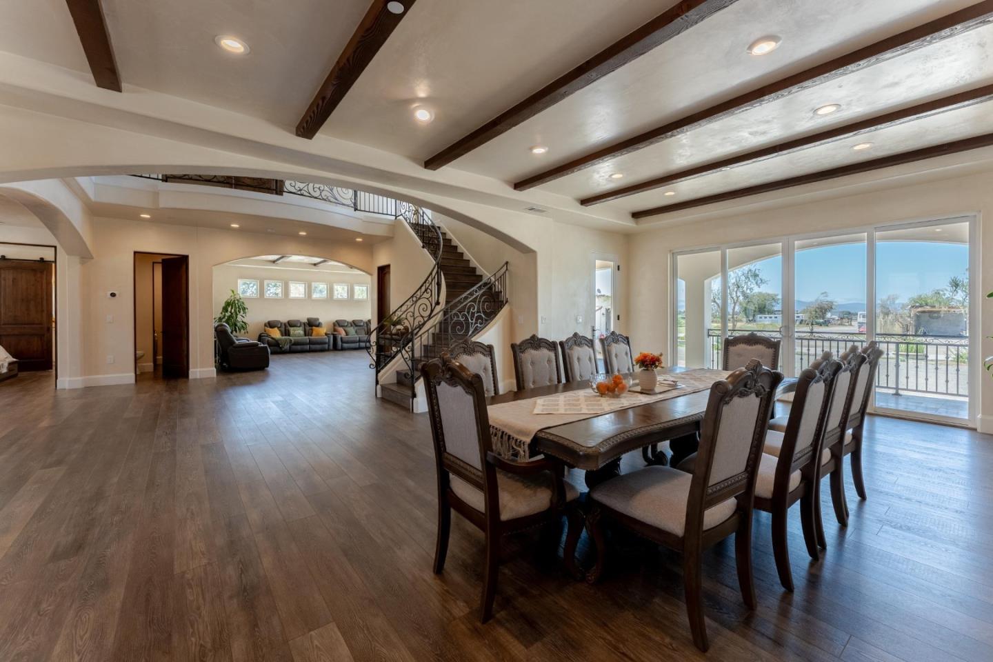 Detail Gallery Image 9 of 93 For 8440 Lovers Ln, Hollister,  CA 95023 - 4 Beds | 6/1 Baths