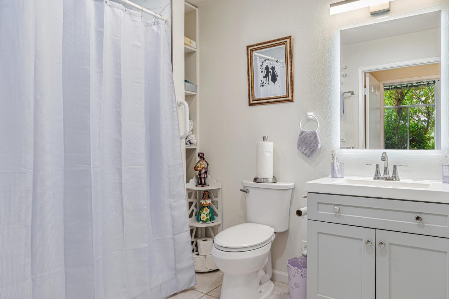 Detail Gallery Image 10 of 17 For 101 Blossom Cir #H,  San Mateo,  CA 94403 - 1 Beds | 1 Baths