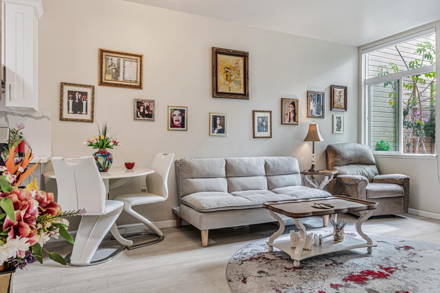 Detail Gallery Image 3 of 17 For 101 Blossom Cir #H,  San Mateo,  CA 94403 - 1 Beds | 1 Baths