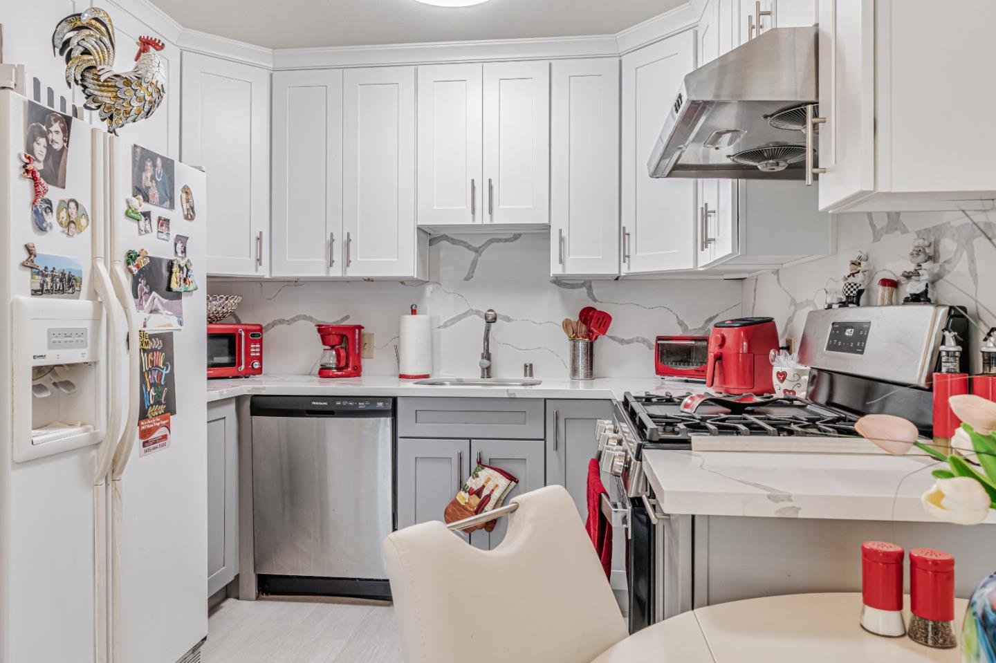 Detail Gallery Image 7 of 17 For 101 Blossom Cir #H,  San Mateo,  CA 94403 - 1 Beds | 1 Baths