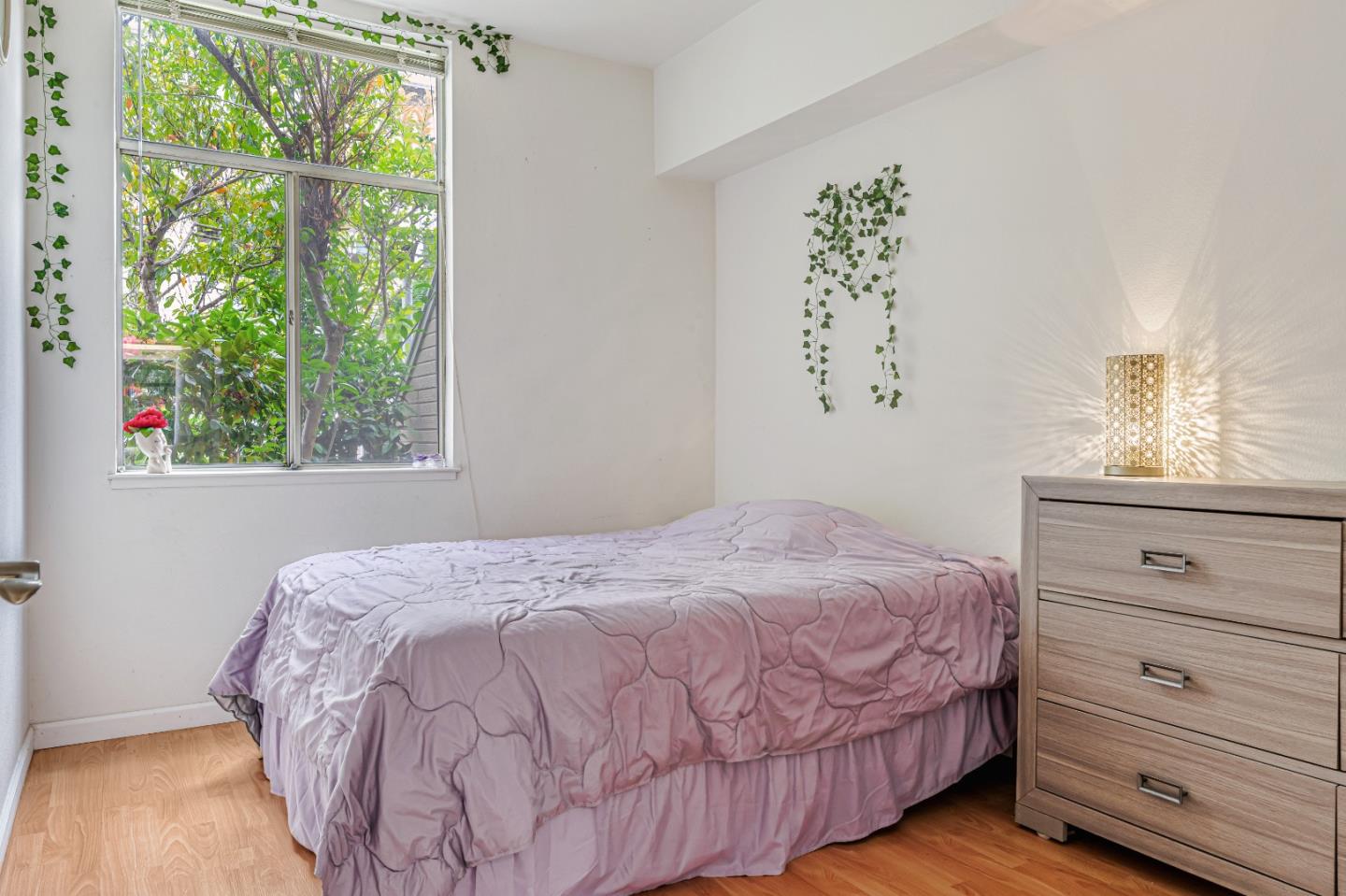 Detail Gallery Image 9 of 17 For 101 Blossom Cir #H,  San Mateo,  CA 94403 - 1 Beds | 1 Baths