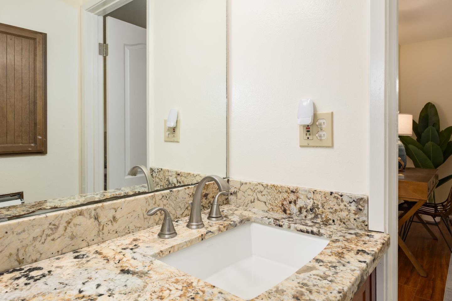 Detail Gallery Image 22 of 33 For 825 Balboa Ave #104,  Capitola,  CA 95010 - 2 Beds | 1/1 Baths