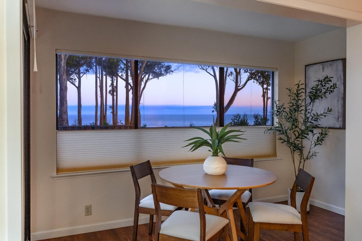 Detail Gallery Image 3 of 33 For 825 Balboa Ave #104,  Capitola,  CA 95010 - 2 Beds | 1/1 Baths