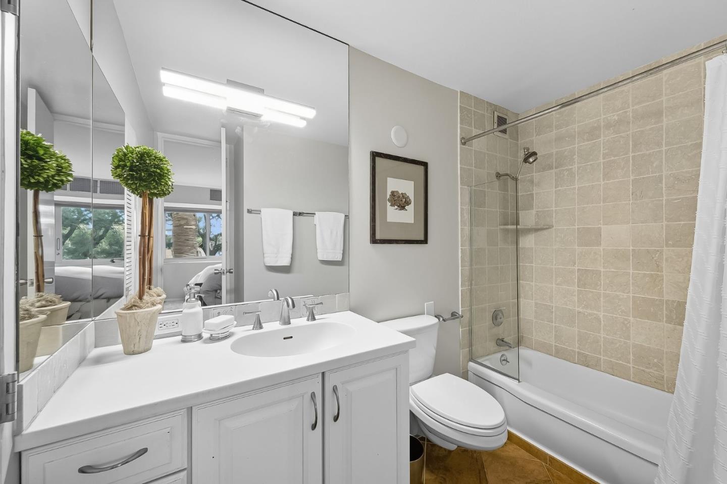 Detail Gallery Image 23 of 45 For 101 Alma St #207,  Palo Alto,  CA 94301 - 3 Beds | 2/1 Baths