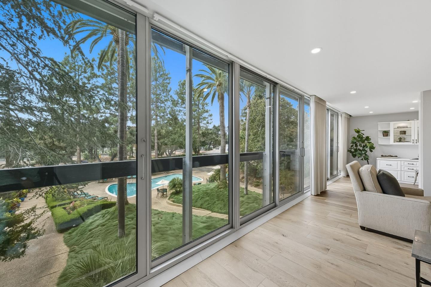Detail Gallery Image 3 of 45 For 101 Alma St #207,  Palo Alto,  CA 94301 - 3 Beds | 2/1 Baths