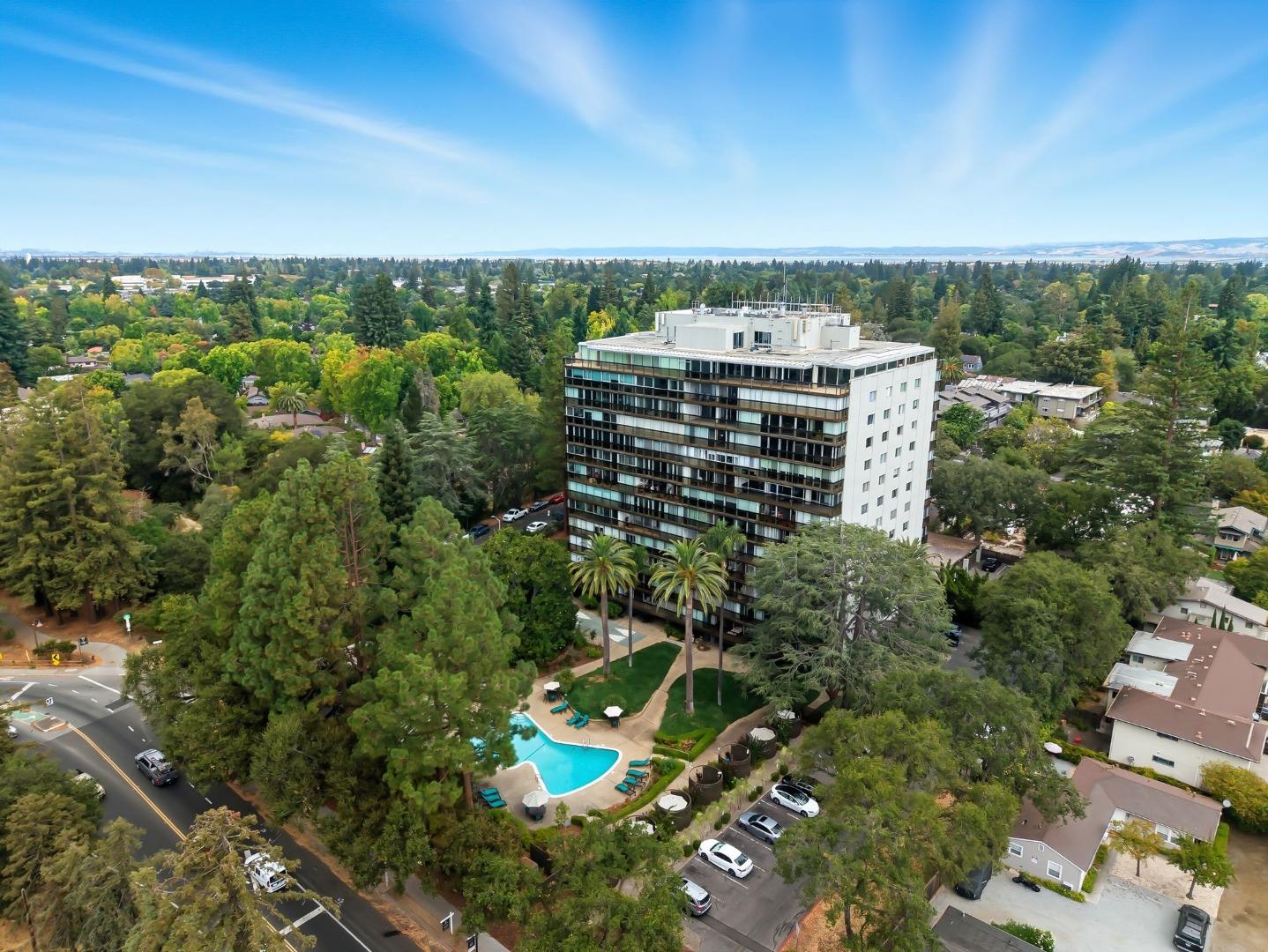 Detail Gallery Image 36 of 45 For 101 Alma St #207,  Palo Alto,  CA 94301 - 3 Beds | 2/1 Baths