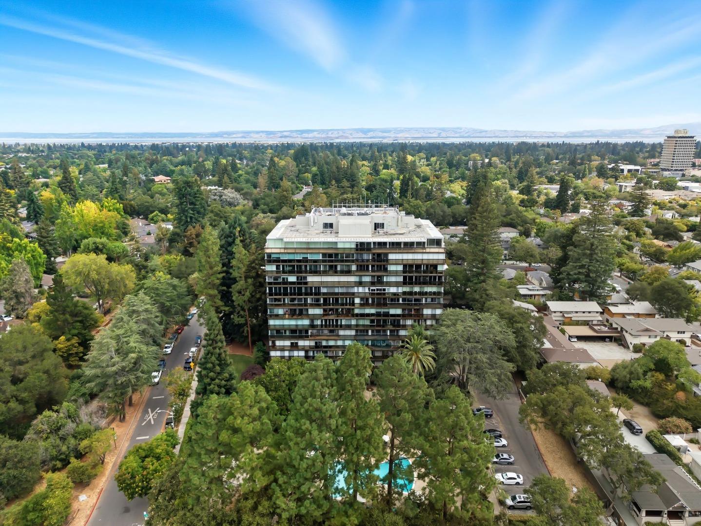 Detail Gallery Image 37 of 45 For 101 Alma St #207,  Palo Alto,  CA 94301 - 3 Beds | 2/1 Baths