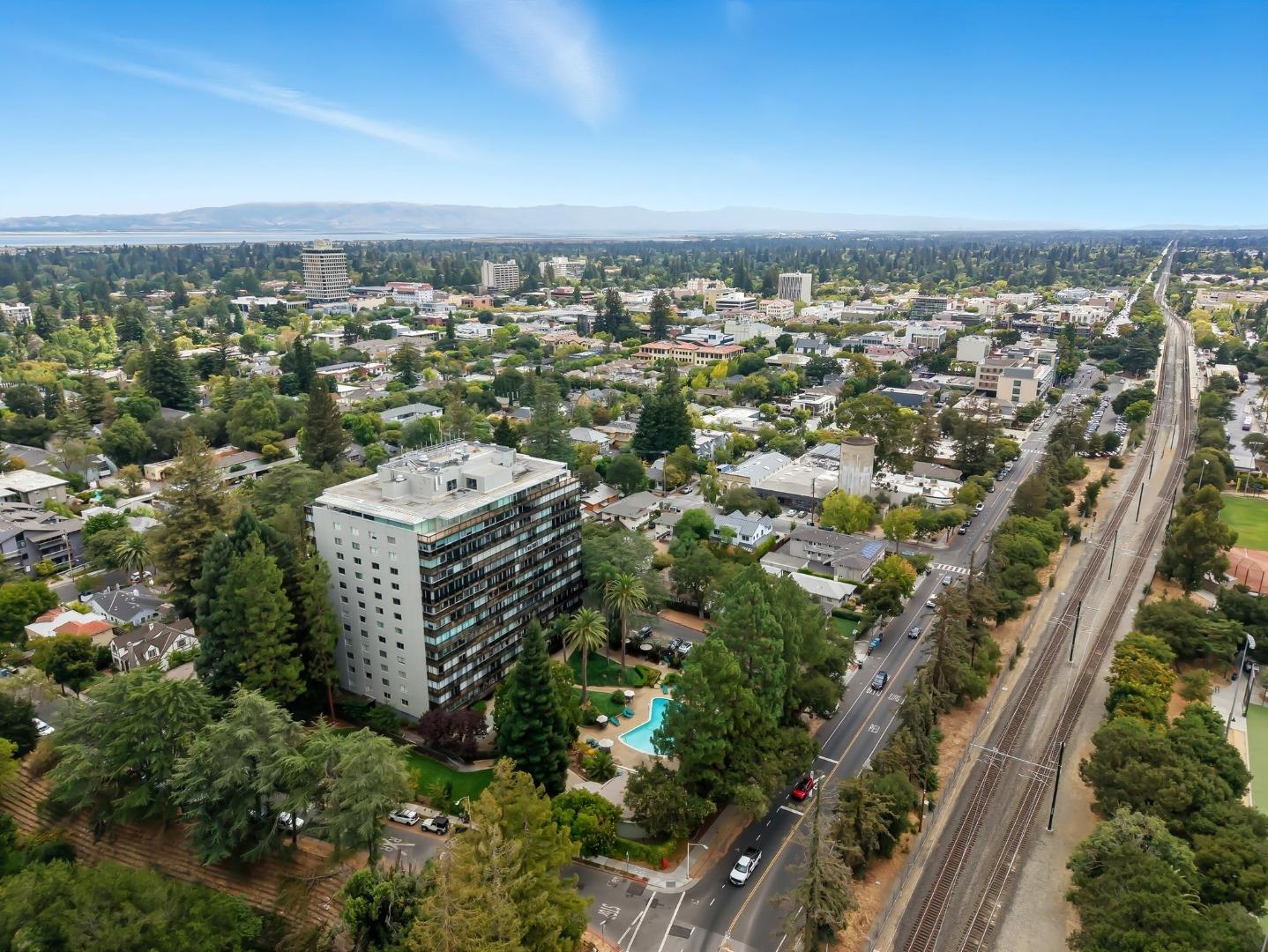 Detail Gallery Image 38 of 45 For 101 Alma St #207,  Palo Alto,  CA 94301 - 3 Beds | 2/1 Baths