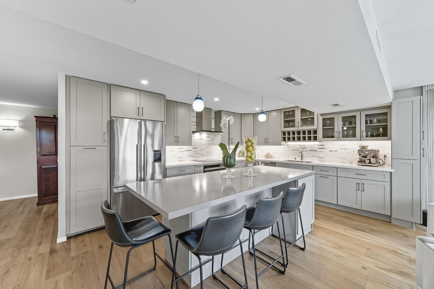 Detail Gallery Image 6 of 45 For 101 Alma St #207,  Palo Alto,  CA 94301 - 3 Beds | 2/1 Baths