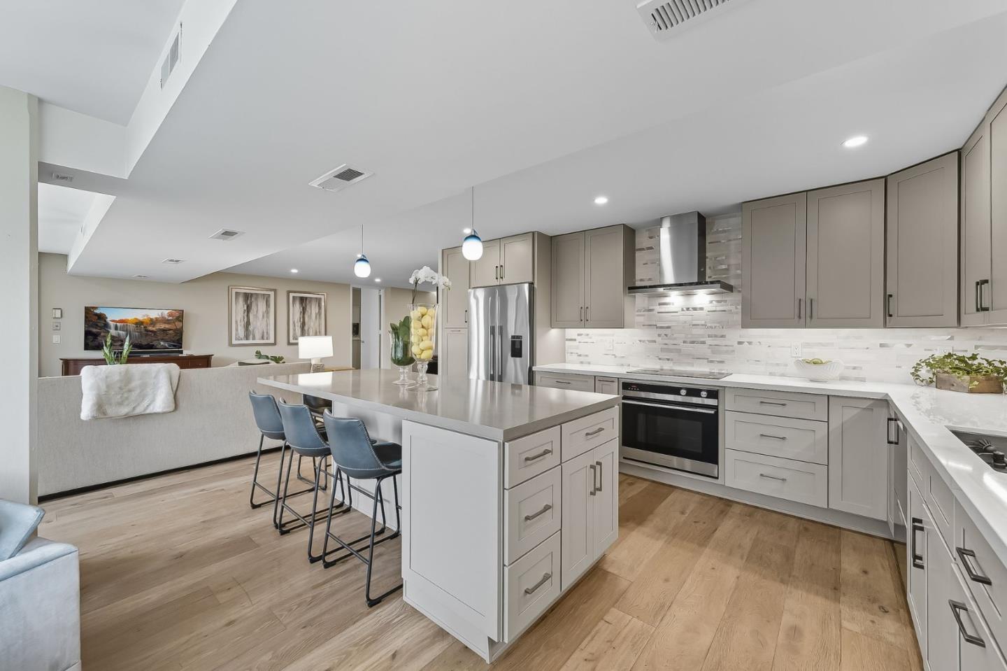 Detail Gallery Image 7 of 45 For 101 Alma St #207,  Palo Alto,  CA 94301 - 3 Beds | 2/1 Baths