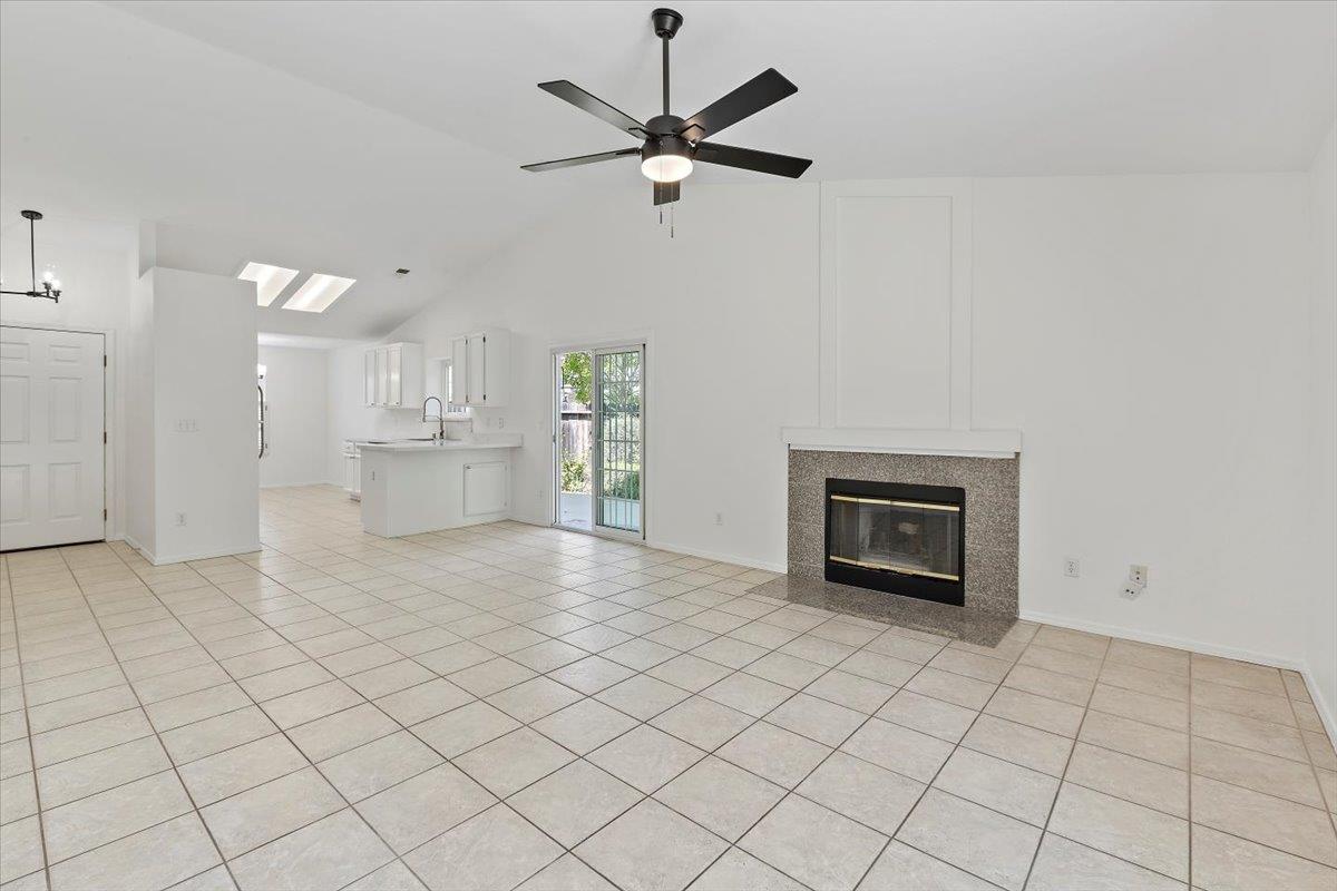 Detail Gallery Image 10 of 40 For 2181 Osborne Cir, Hollister,  CA 95023 - 3 Beds | 2 Baths