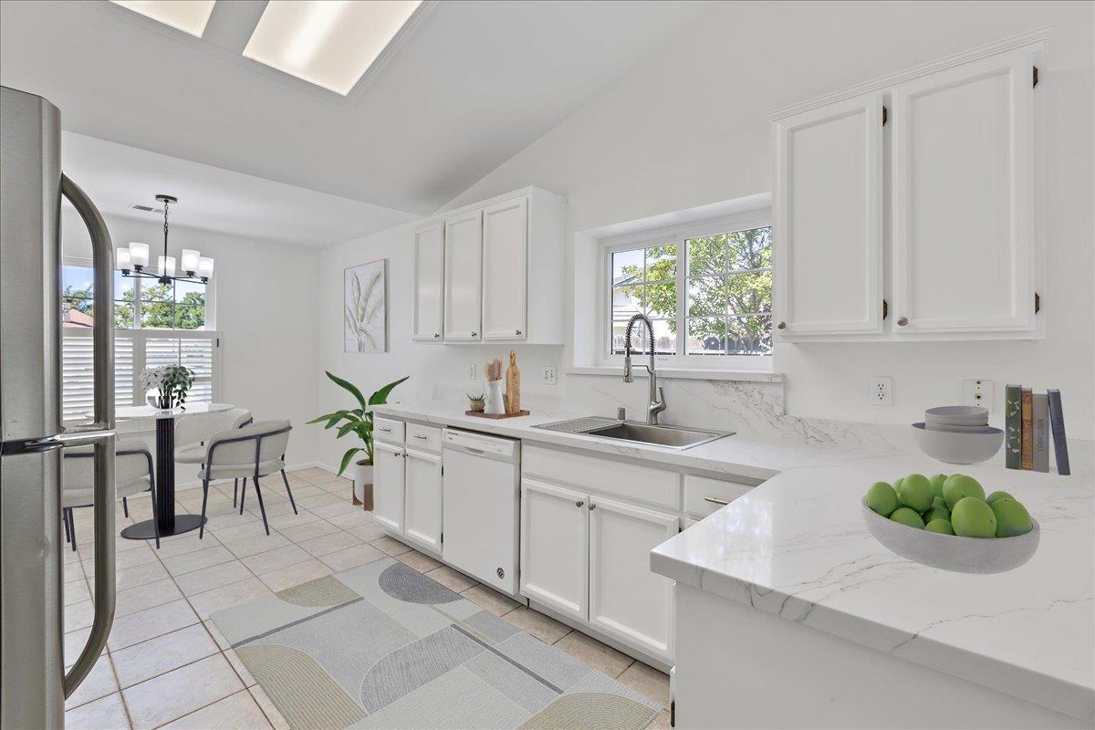 Detail Gallery Image 12 of 40 For 2181 Osborne Cir, Hollister,  CA 95023 - 3 Beds | 2 Baths