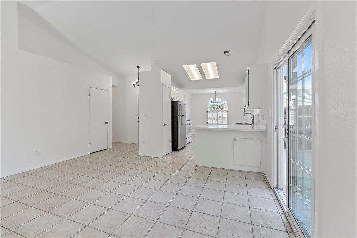 Detail Gallery Image 14 of 40 For 2181 Osborne Cir, Hollister,  CA 95023 - 3 Beds | 2 Baths