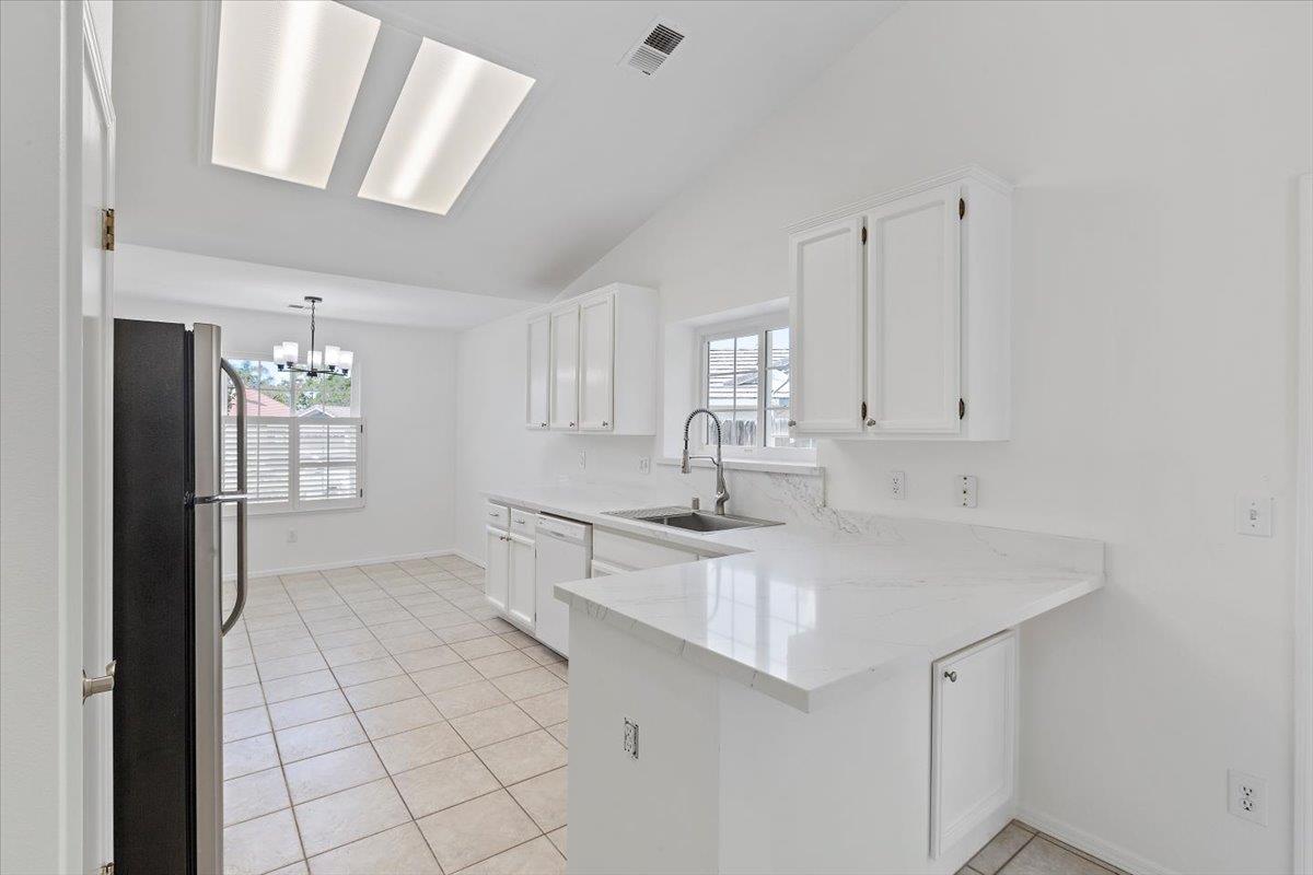 Detail Gallery Image 15 of 40 For 2181 Osborne Cir, Hollister,  CA 95023 - 3 Beds | 2 Baths