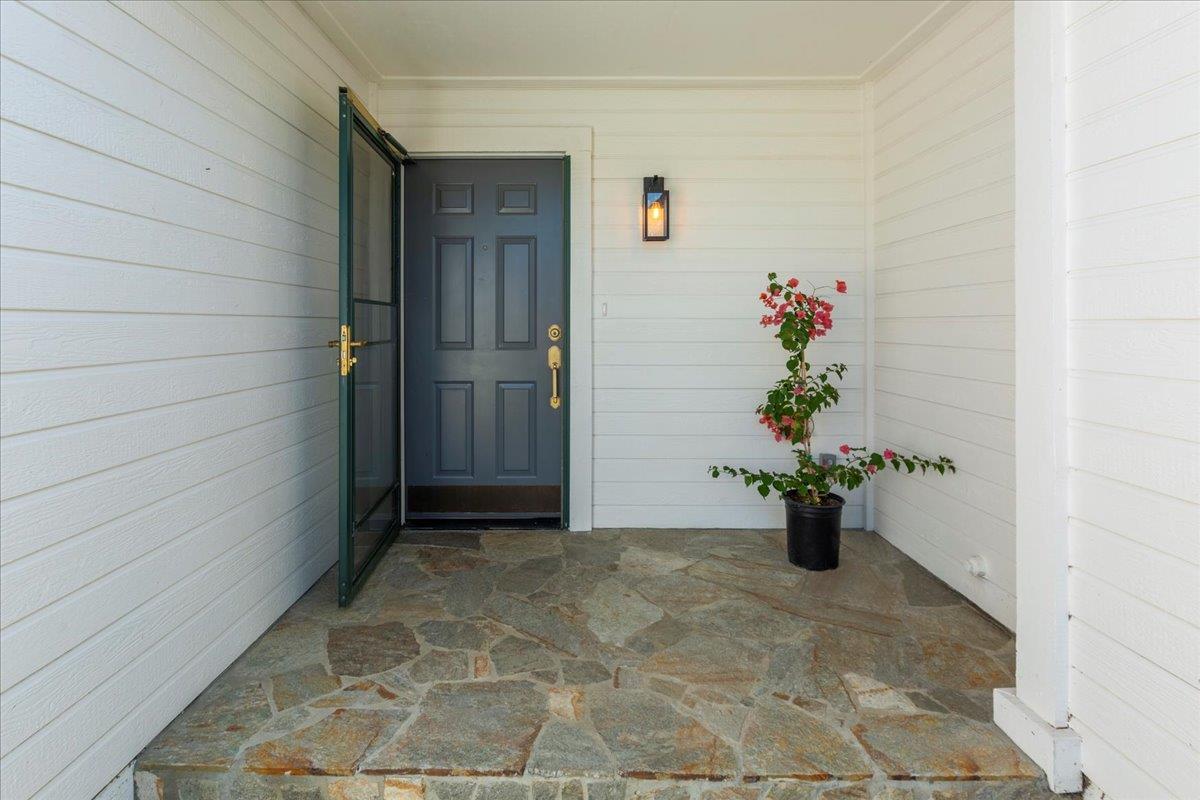 Detail Gallery Image 5 of 40 For 2181 Osborne Cir, Hollister,  CA 95023 - 3 Beds | 2 Baths