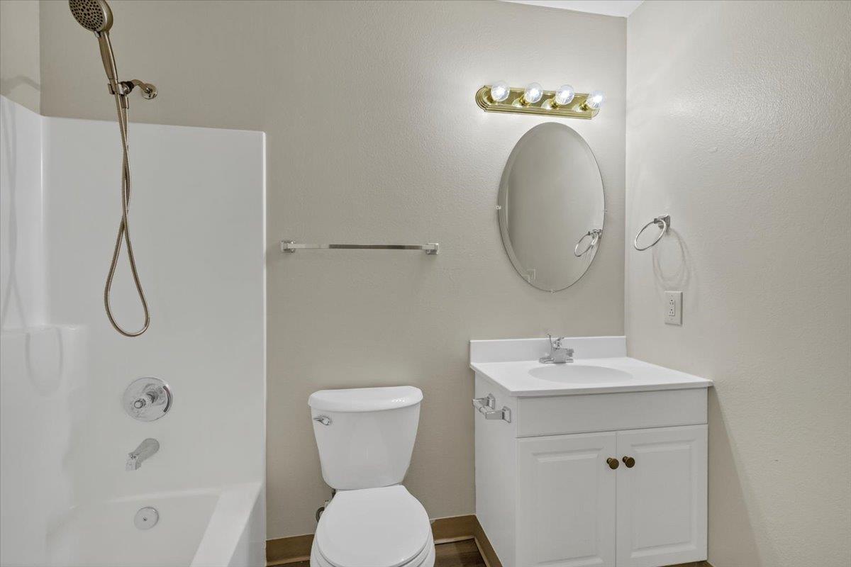 Detail Gallery Image 9 of 13 For 210 Damsen Dr, San Jose,  CA 95116 - 2 Beds | 2 Baths