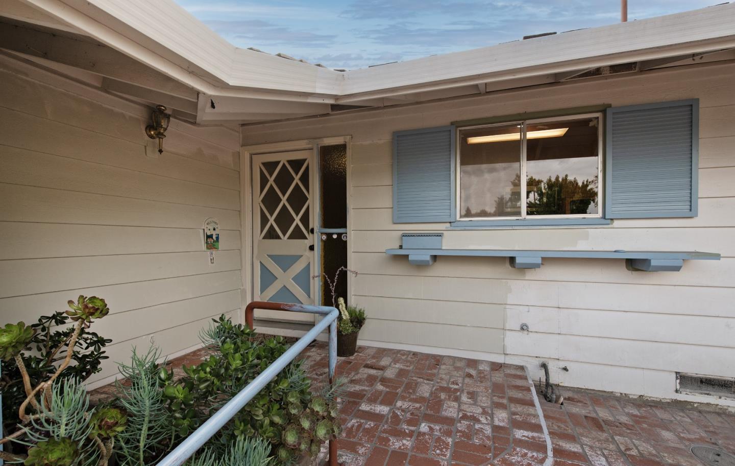 Detail Gallery Image 4 of 20 For 1098 Noriega Ave, Sunnyvale,  CA 94086 - 3 Beds | 2 Baths