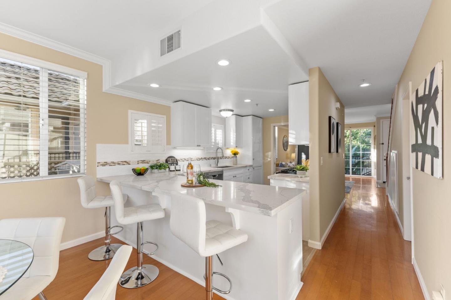 Detail Gallery Image 13 of 40 For 2633 Villa Cortona Way, San Jose,  CA 95125 - 3 Beds | 2/1 Baths