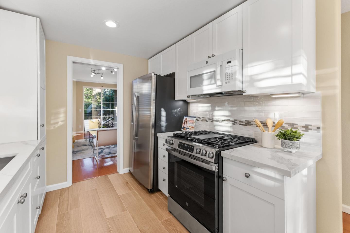Detail Gallery Image 6 of 40 For 2633 Villa Cortona Way, San Jose,  CA 95125 - 3 Beds | 2/1 Baths