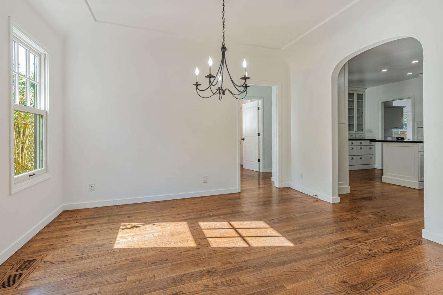 Detail Gallery Image 11 of 27 For 1567 Mcdaniel Ave, San Jose,  CA 95126 - 3 Beds | 2 Baths