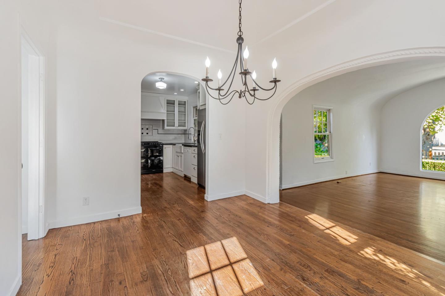 Detail Gallery Image 13 of 27 For 1567 Mcdaniel Ave, San Jose,  CA 95126 - 3 Beds | 2 Baths