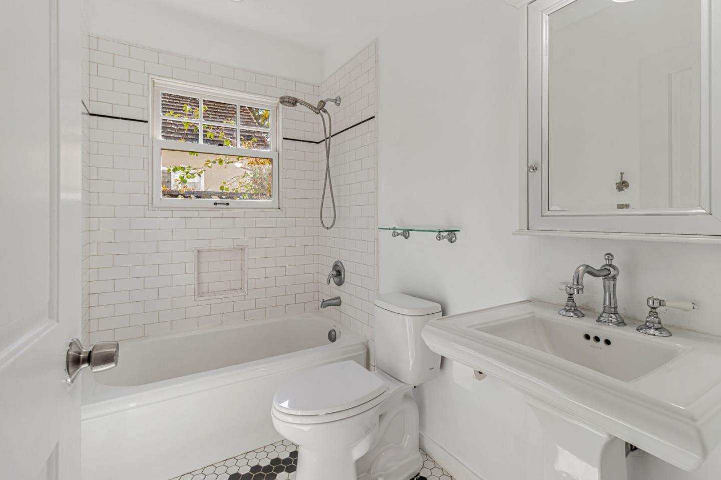Detail Gallery Image 23 of 27 For 1567 Mcdaniel Ave, San Jose,  CA 95126 - 3 Beds | 2 Baths