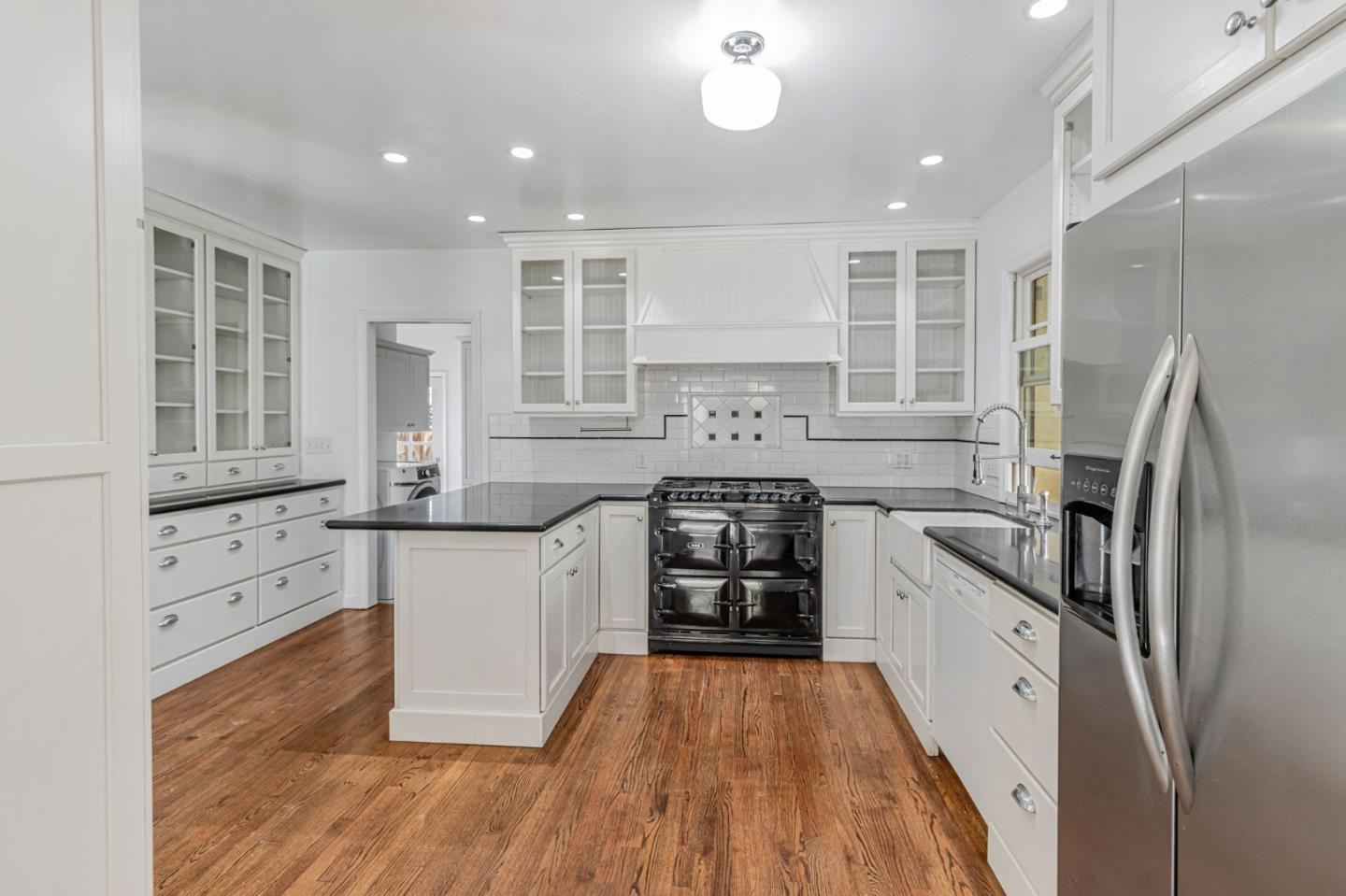 Detail Gallery Image 7 of 27 For 1567 Mcdaniel Ave, San Jose,  CA 95126 - 3 Beds | 2 Baths