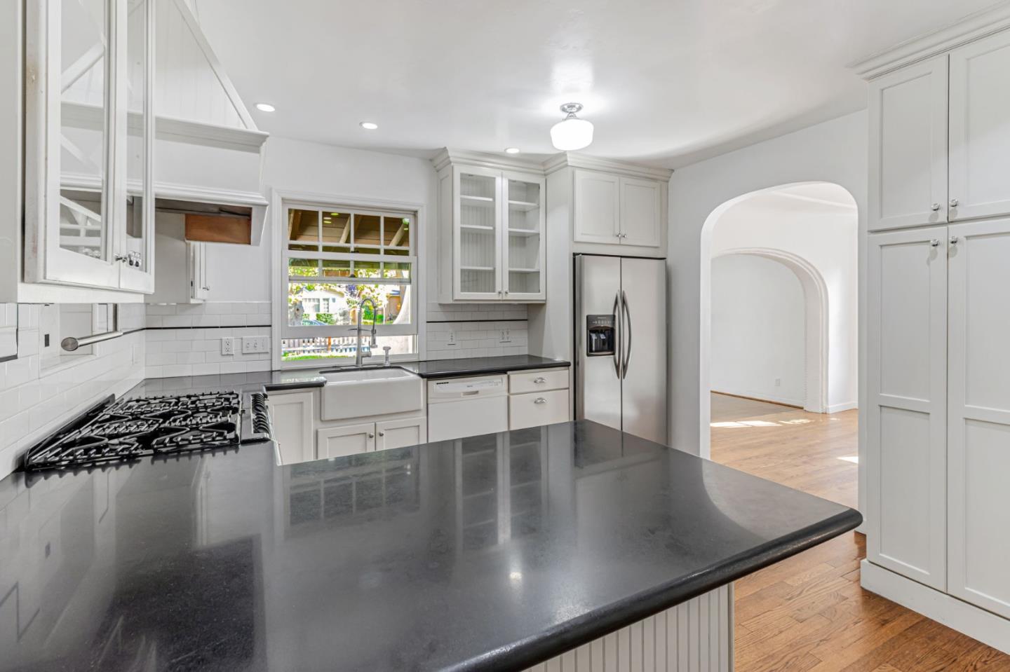 Detail Gallery Image 9 of 27 For 1567 Mcdaniel Ave, San Jose,  CA 95126 - 3 Beds | 2 Baths