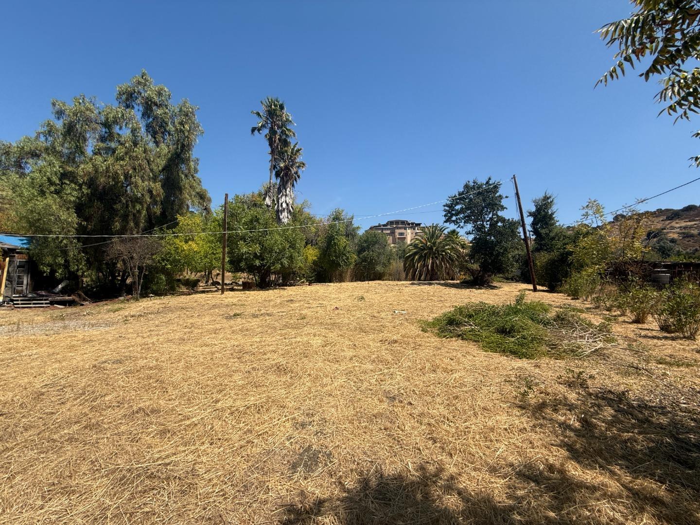 Detail Gallery Image 14 of 26 For 20560 Henwood Rd, San Jose,  CA 95120 - 3 Beds | 2 Baths